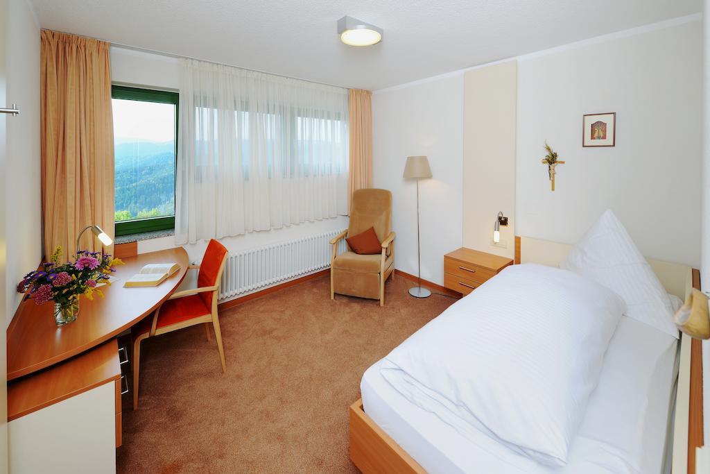 ホテル Haus Maria Lindenberg ザンクト・ペーター 部屋 写真